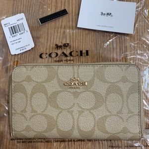 COACH